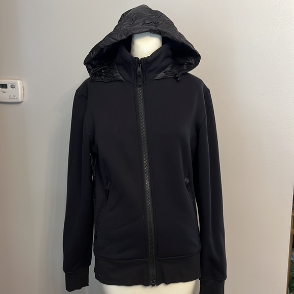 Lululemon men black jacket in size Small. - Picture 5 of 7